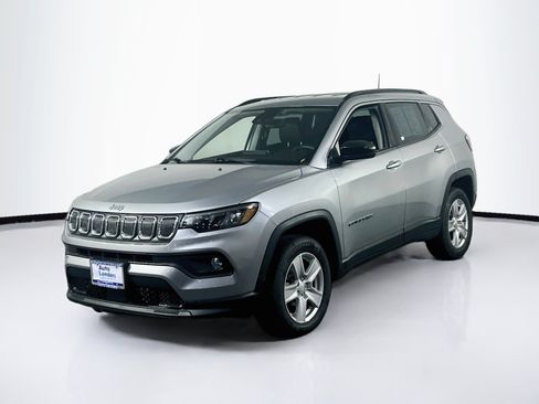 Used 2022 Jeep Compass Latitude w/ Convenience Group AWD/4WD image 1