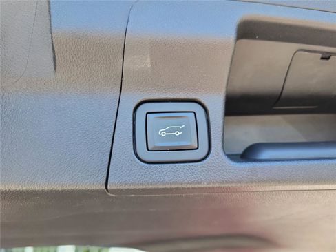 Used 2019 GMC Acadia SLT AWD/4WD image 10
