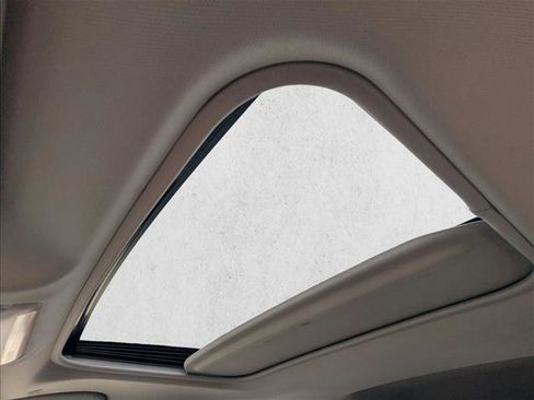 Used 2023 Toyota RAV4 XLE Premium FWD image 15