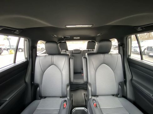 Certified 2025 Toyota Highlander XSE image 29