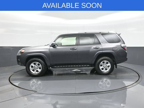 Used 2017 Toyota 4Runner SR5 Premium w/ Convenience Package AWD/4WD image 4