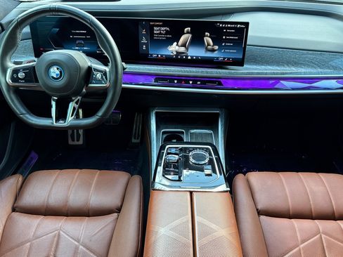 Certified 2024 BMW i7 xDrive60 w/ Premium Package AWD/4WD image 17