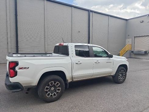 Used 2023 Chevrolet Colorado Z71 w/ Z71 Convenience Package 2 AWD/4WD image 3