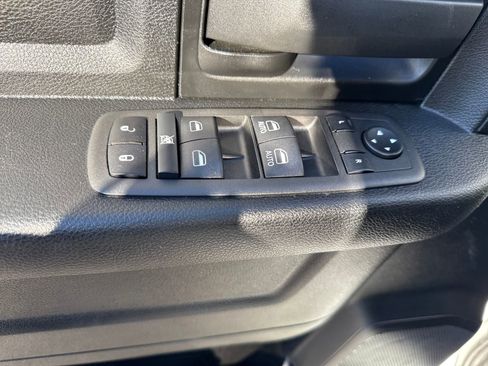 Used 2022 RAM 2500 Tradesman w/ Chrome Appearance Group image 11