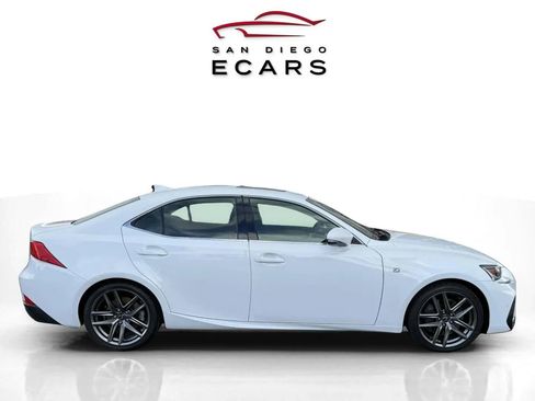 Used 2018 Lexus IS 300 F Sport image 4