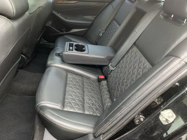 Used 2016 Nissan Maxima Platinum w/ Interior Lighting Package FWD image 18