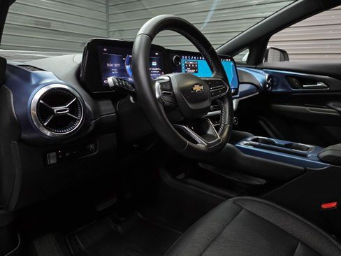 Used 2024 Chevrolet Equinox EV LT FWD image 11
