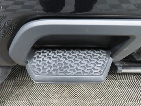 Used 2024 GMC Sierra 3500 Denali w/ Denali Reserve Package image 39