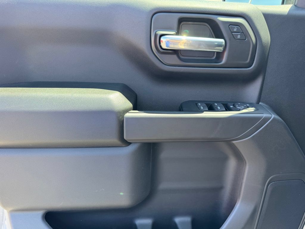 New 2026 Chevrolet Silverado 1500 Custom Trail Boss w/ Turbomax Blackout Package AWD/4WD image 17