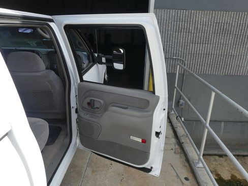 Used 2000 Chevrolet Silverado 3500 2WD Crew Cab image 80