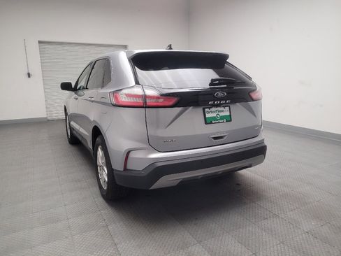 Used 2022 Ford Edge SEL image 6