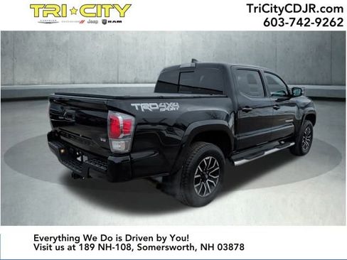 Used 2020 Toyota Tacoma TRD Sport w/ TRD Premium Sport Package image 5