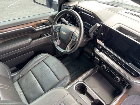 Used 2024 Chevrolet Silverado 2500 High Country w/ High Country Premium Package AWD/4WD image 31