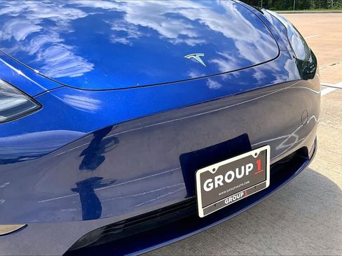 Used 2025 Tesla Model Y Long Range RWD image 29