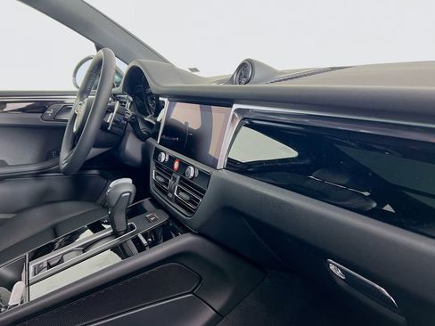 New 2026 Porsche Macan image 31