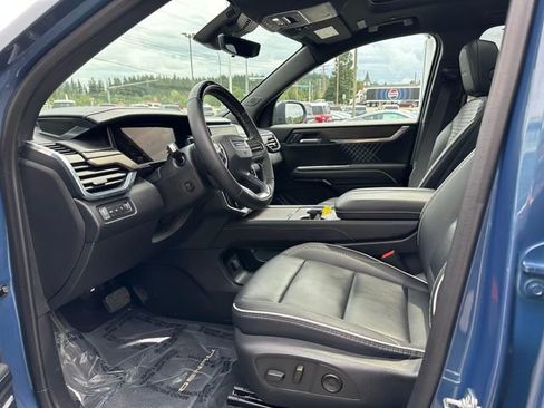 Used 2025 GMC Acadia Denali w/ Super Cruise Package AWD/4WD image 9