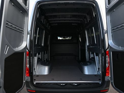 Used 2026 Mercedes-Benz Sprinter 3500 image 27
