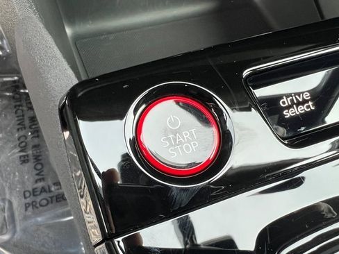 Certified 2025 Audi SQ6 e-tron Prestige w/ Black Optic Package image 32