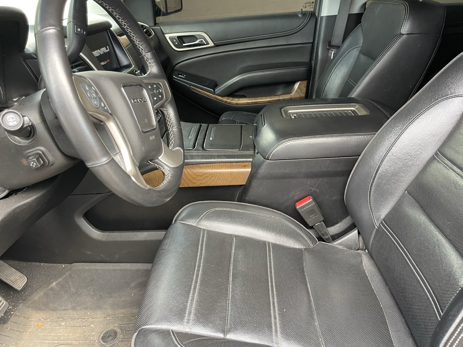 Used 2020 GMC Yukon Denali w/ Denali Ultimate Package AWD/4WD image 11
