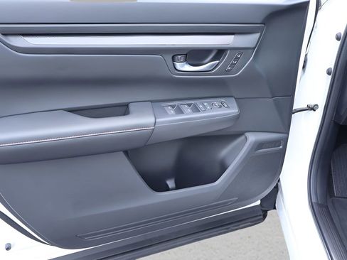 Used 2025 Honda CR-V Sport-L image 9