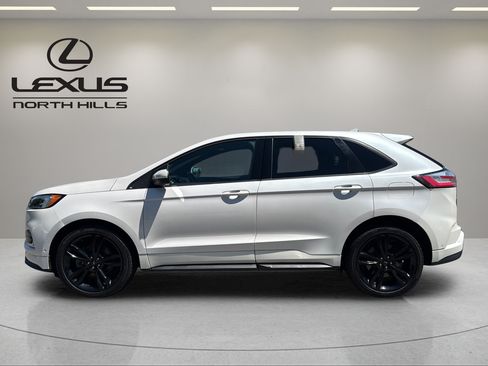 Used 2019 Ford Edge ST w/ Equipment Group 401A AWD/4WD image 9