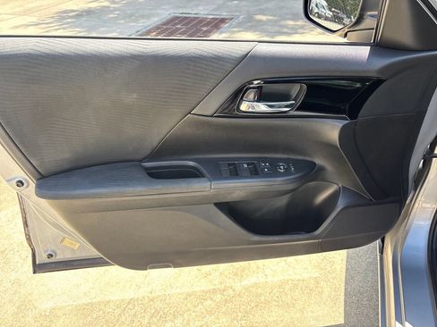 Used 2016 Honda Accord LX image 15