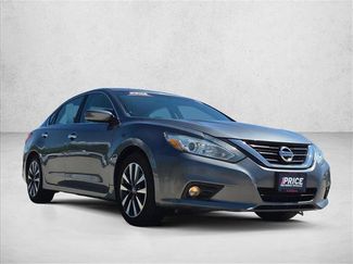 Used 2017 Nissan Altima 2.5 SV FWD video 2