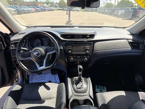 Used 2017 Nissan Rogue SV AWD/4WD image 12