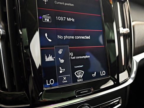 Used 2018 Volvo V90 T6 Cross Country w/ Convenience Package image 15