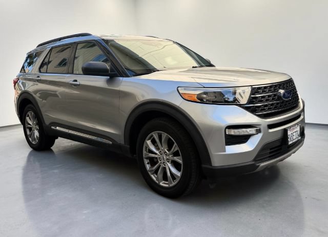 Used 2020 Ford Explorer XLT w/ Equipment Group 202A AWD/4WD image 9