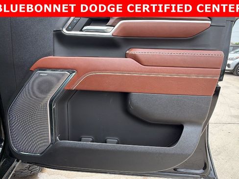 Used 2024 GMC Sierra 2500 Denali Ultimate AWD/4WD image 25