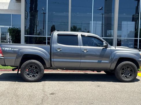 Used 2014 Toyota Tacoma 4x4 Double Cab w/ TRD Sport Package image 4