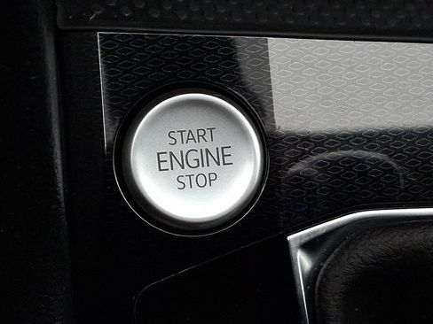 Certified 2025 Volkswagen Taos S image 21