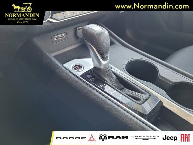 Used 2025 Nissan Altima 2.5 SV FWD image 12