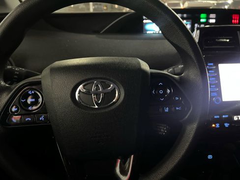 Used 2022 Toyota Prius L Eco image 21