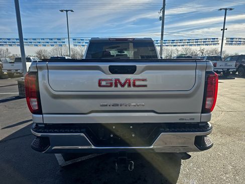 Used 2022 GMC Sierra 2500 SLE w/ SLE Value Package; image 5