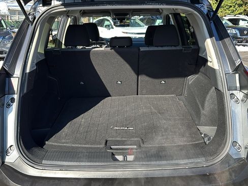 Certified 2023 Nissan Rogue SV image 24