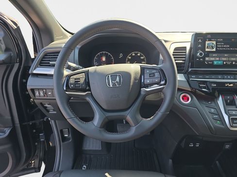 Certified 2025 Honda Odyssey Sport-L image 11