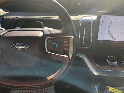 Used 2025 Ford Expedition King Ranch image 18