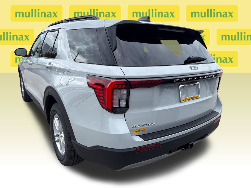 New 2027 Ford Explorer Active w/ Active Comfort Package RWD image 4