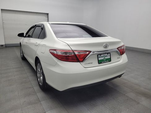 Used 2016 Toyota Camry XLE w/ Moonroof Package FWD image 5