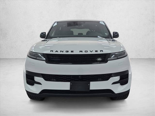 Used 2025 Land Rover Range Rover Sport SE AWD/4WD image 2