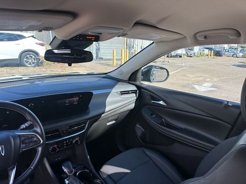 Used 2025 Buick Encore GX Preferred image 33