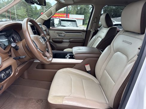 Used 2019 RAM 1500 Laramie AWD/4WD image 9