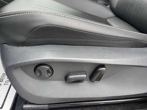 Used 2024 Volkswagen Tiguan SE R-Line image 20