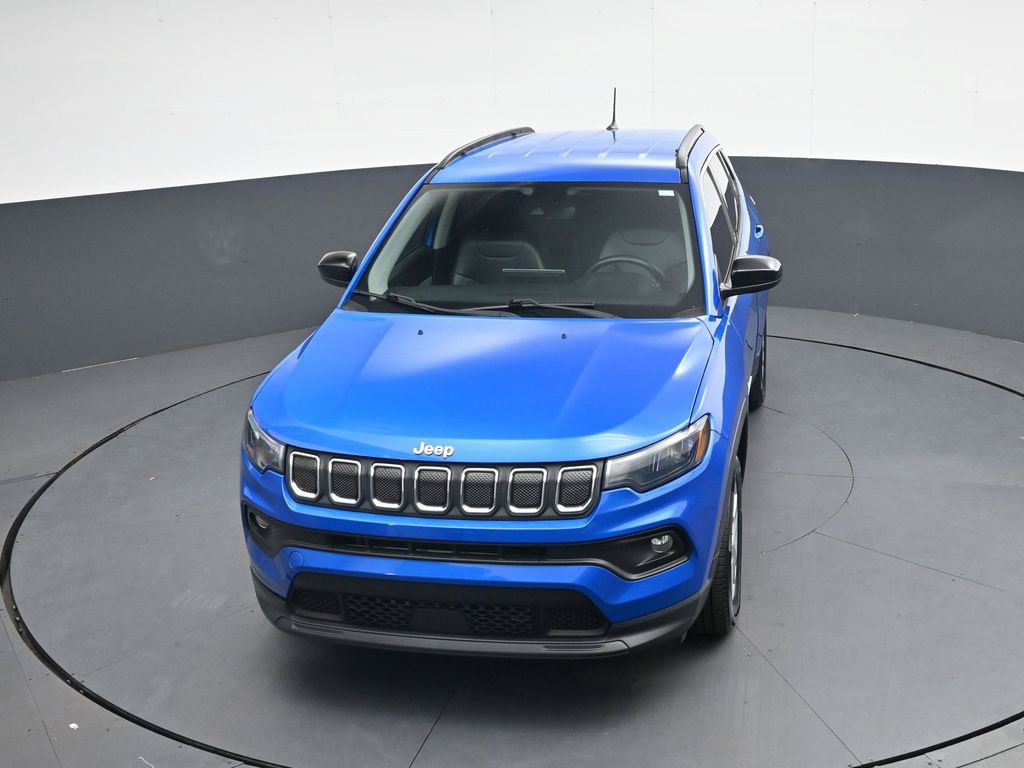 Used 2022 Jeep Compass Latitude w/ Convenience Group AWD/4WD image 32