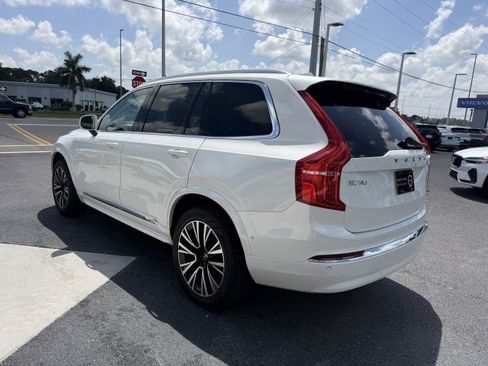 Certified 2024 Volvo XC90 T8 Plus AWD/4WD image 5