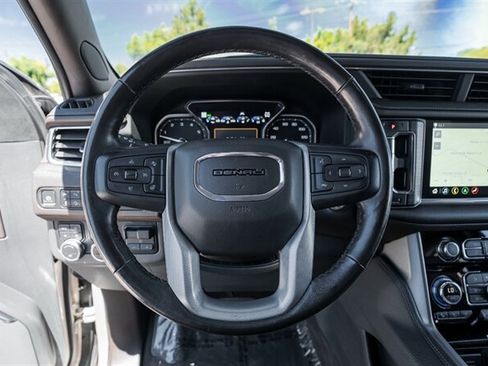 Used 2021 GMC Yukon Denali w/ Denali Ultimate Package AWD/4WD image 28