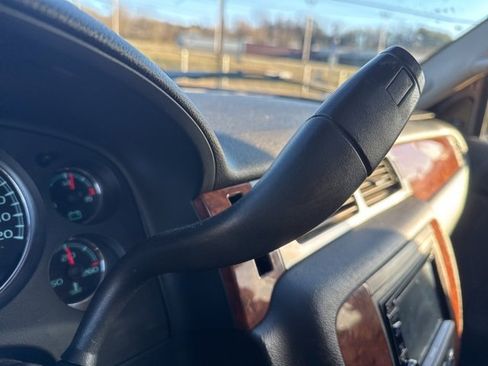 Used 2007 Chevrolet Suburban LTZ w/ LTZ Preferred Equipment Group image 23