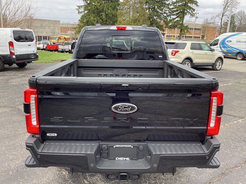 New 2026 Ford F250 Lariat w/ Black Appearance Package AWD/4WD image 9